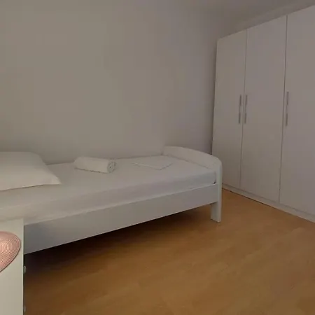 Gojevic 公寓 波尔